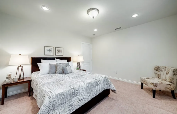 Board and Care in Van Nuys California 91406 at easeplacement.com - Ease Placement