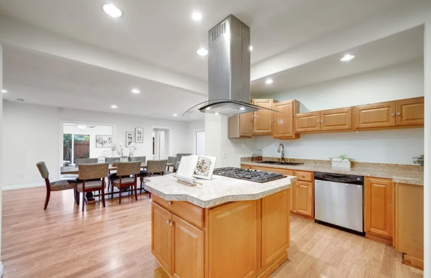 Board and Care in Van Nuys California 91406 at easeplacement.com - Ease Placement