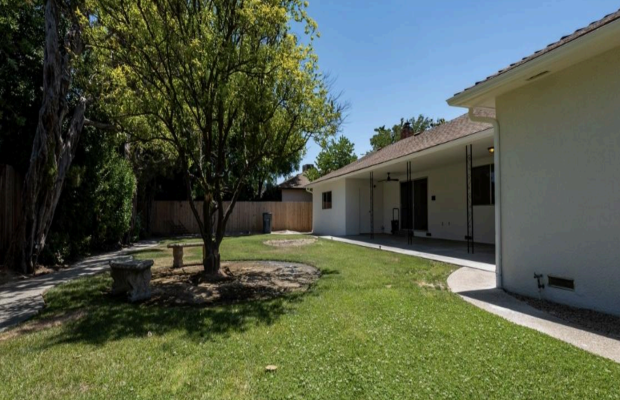 Board and Care in Fresno California 93710 at easeplacement.com - Ease Placement