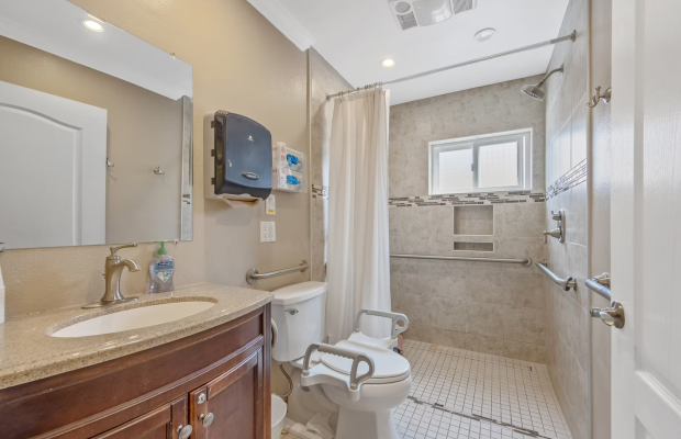Board and Care in Simi Valley California 93063 at easeplacement.com - Ease Placement