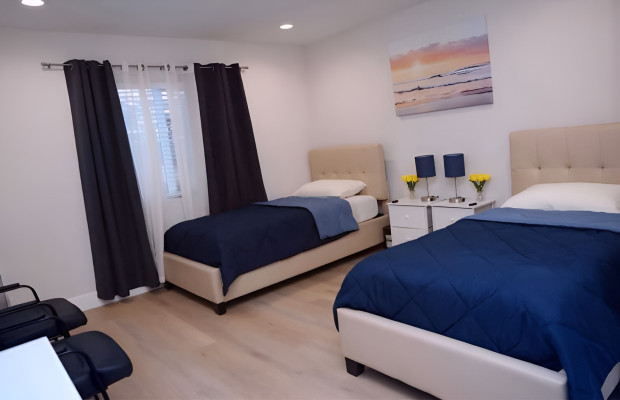 Board and Care in Van Nuys California 91406 at easeplacement.com - Ease Placement
