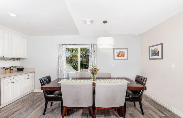 Board and Care in Canoga Park California 91304 at easeplacement.com - Ease Placement