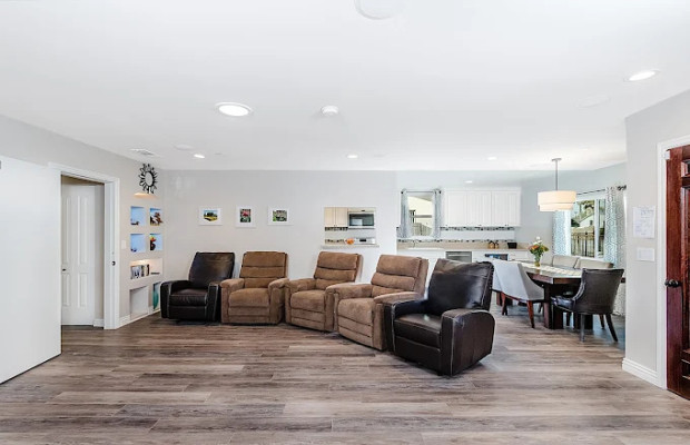 Board and Care in Canoga Park California 91304 at easeplacement.com - Ease Placement