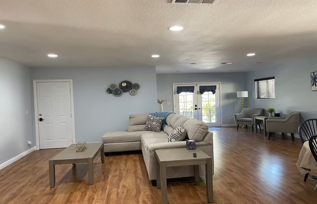Board and Care in Granada Hills California 91344 at easeplacement.com - Ease Placement