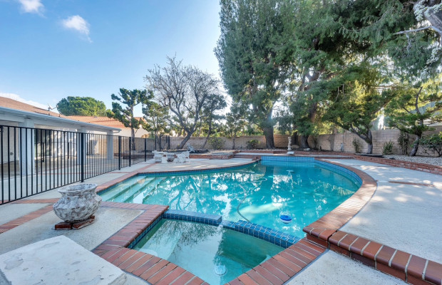 Board and Care in Chatsworth California 91311 at easeplacement.com - Ease Placement