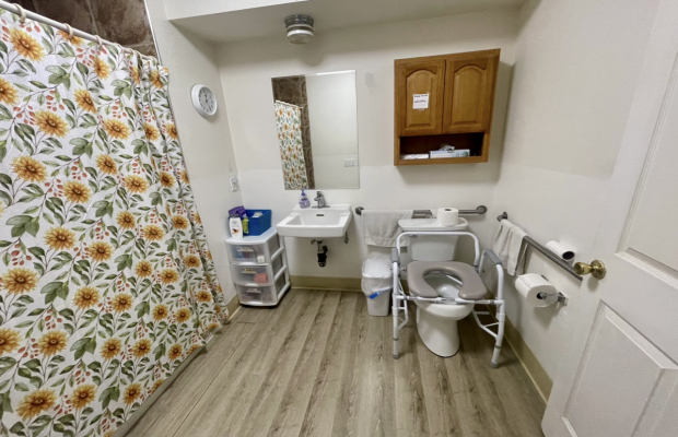 Board and Care in Fresno California 93704 at easeplacement.com - Ease Placement