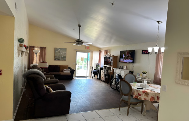 Board and Care in Valencia California 91354 at easeplacement.com - Ease Placement