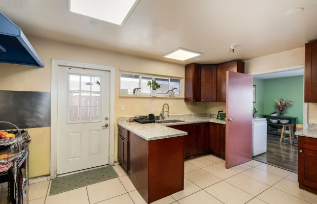 Assisted Living in Hayward California 94541 at easeplacement.com - Ease Placement