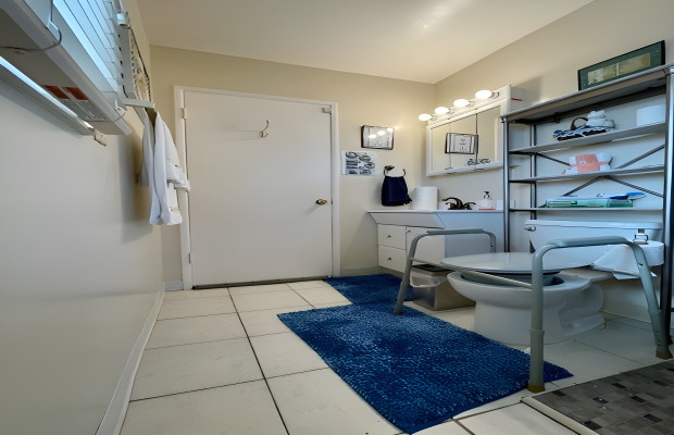 Board and Care in Huntington Beach California 92646 at easeplacement.com - Ease Placement