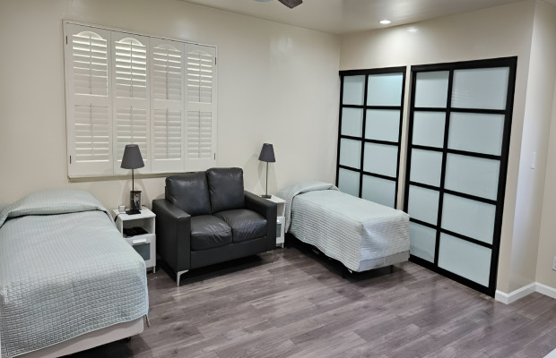 Board and Care in Santa Ana California 92705 at easeplacement.com - Ease Placement