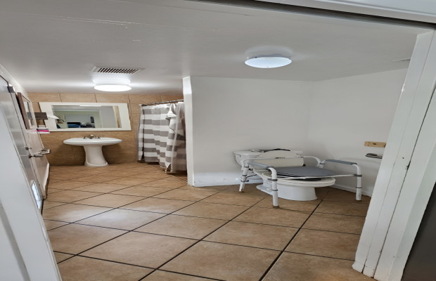 Board and Care in Santa Ana California 92705 at easeplacement.com - Ease Placement