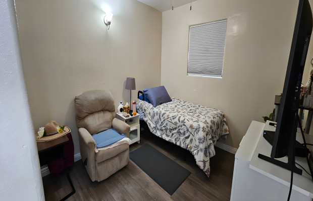 Board and Care in Santa Ana California 92705 at easeplacement.com - Ease Placement