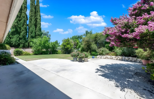 Board and Care in Woodland Hills California 91367 at easeplacement.com - Ease Placement