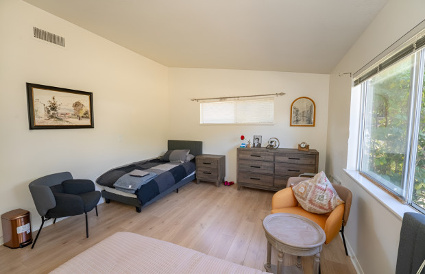 Board and Care in Woodland Hills California 91367 at easeplacement.com - Ease Placement