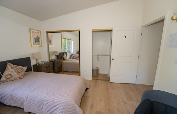 Board and Care in Woodland Hills California 91367 at easeplacement.com - Ease Placement