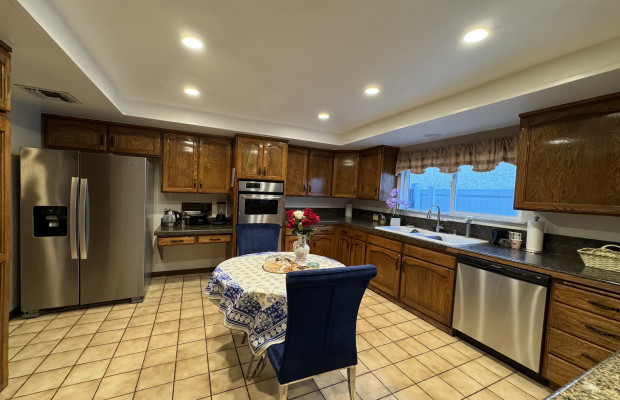 Board and Care in Woodland Hills California 91367 at easeplacement.com - Ease Placement