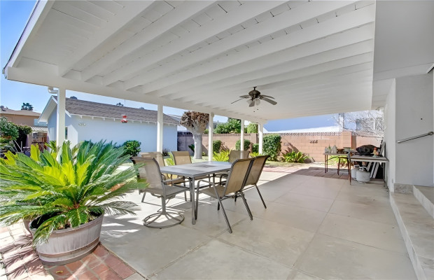 Board and Care in Canoga Park California 91306 at easeplacement.com - Ease Placement