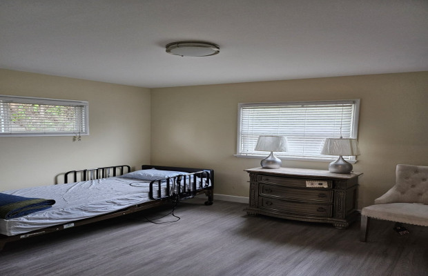 Board and Care in Canoga Park California 91306 at easeplacement.com - Ease Placement