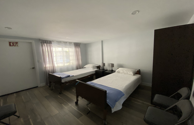 Board and Care in Granada Hills California 91344 at easeplacement.com - Ease Placement