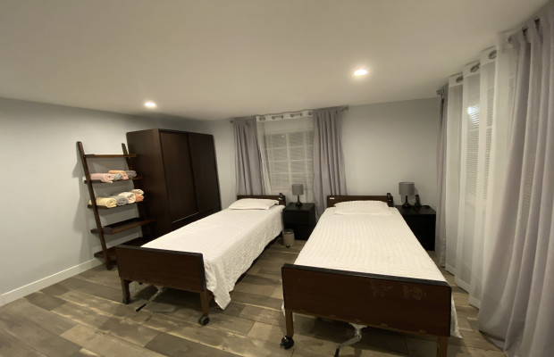 Board and Care in Granada Hills California 91344 at easeplacement.com - Ease Placement