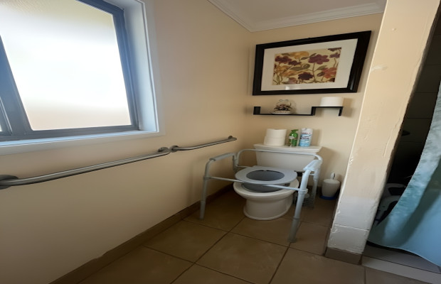 Board and Care in Salinas California 93901 at easeplacement.com - Ease Placement