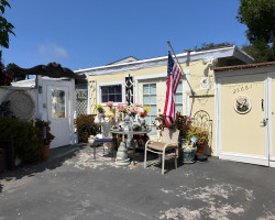 Board and Care in Carmel California 93923 at easeplacement.com - Ease Placement